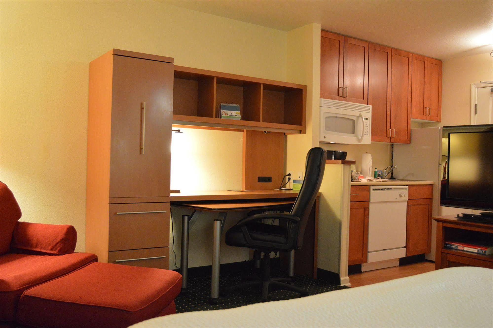 Towneplace Suites Stafford Esterno foto